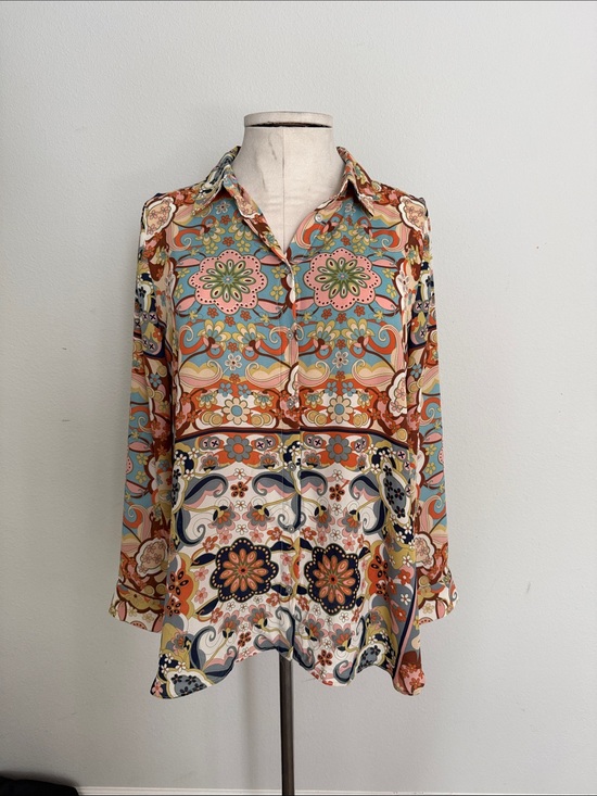 Rose & Olive Tops - Rose & Olive Multi-Color Floral Print Button-Down Shirt, size L